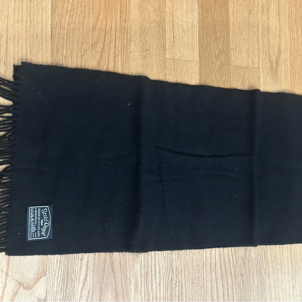 Elegant Black Wool Scarf